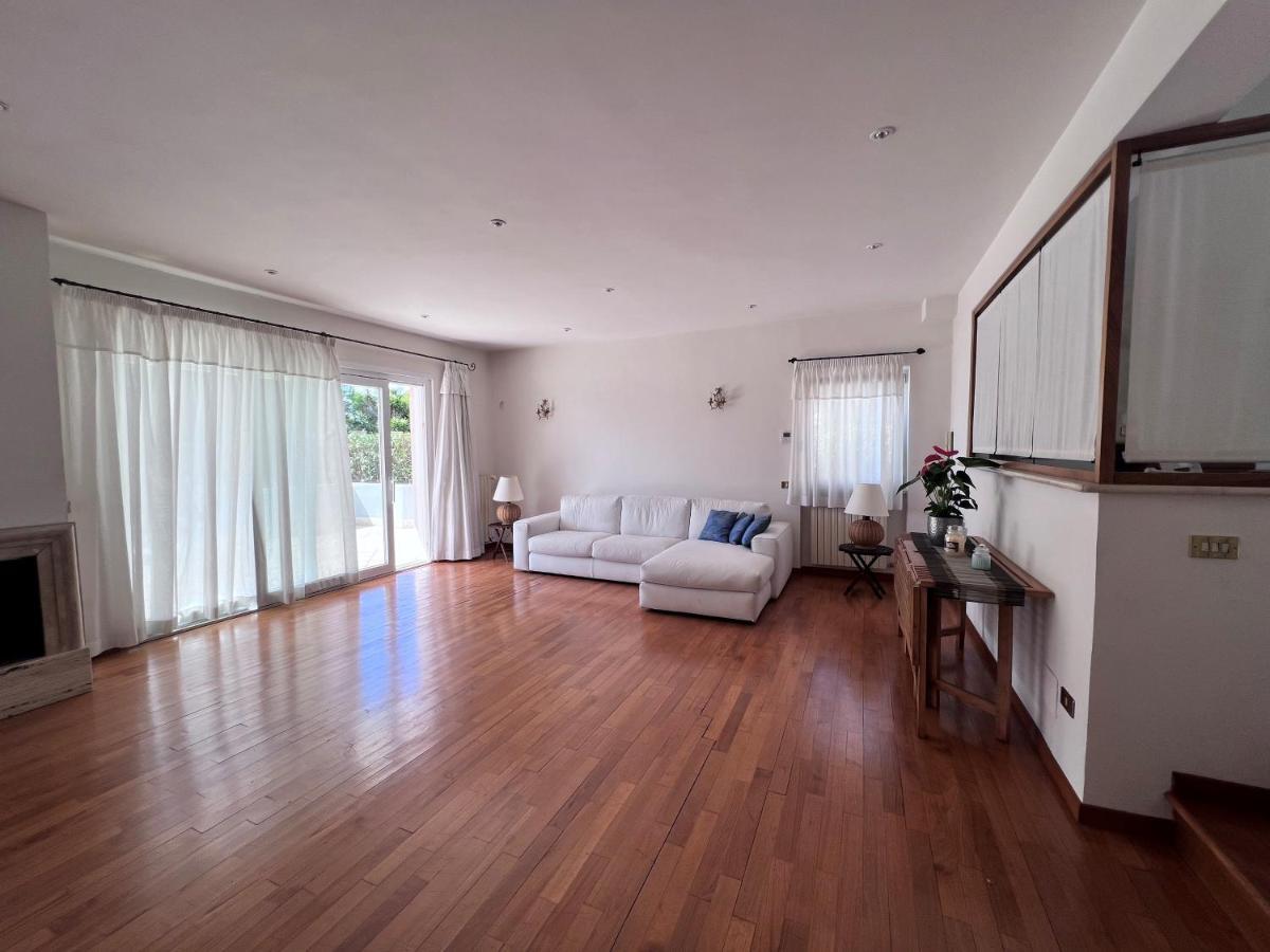 Villa Luxury Roma Marco Simone Екстер'єр фото